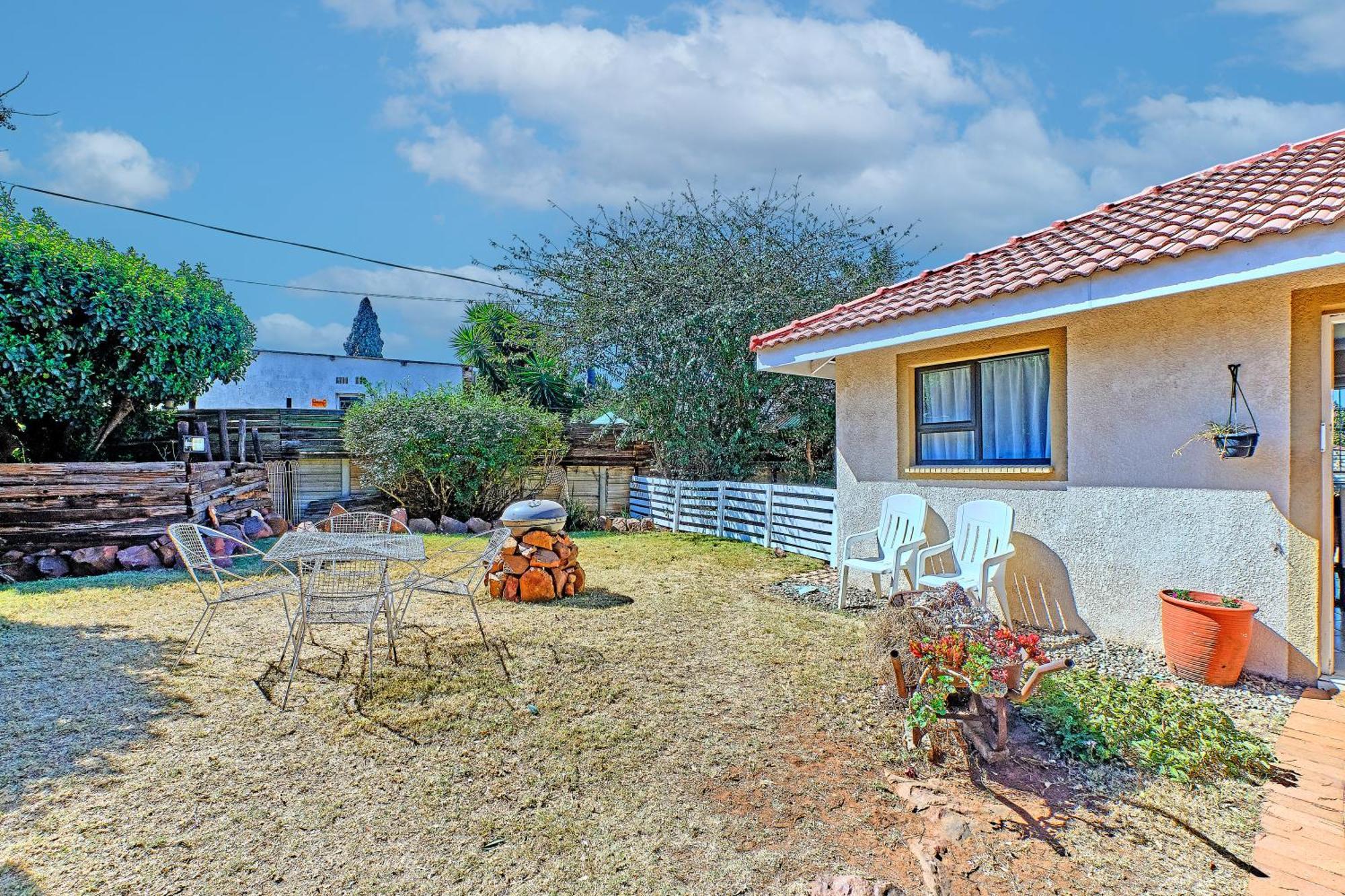 Large 1 Bedroom Cottage, 15 Min From Or Tambo Airport, With Backup Power And Water Germiston Exterior foto